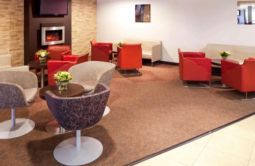 Clondalkin Hotel | Pet-Friendly Ibis Hotel Dublin: Ideal for Families
