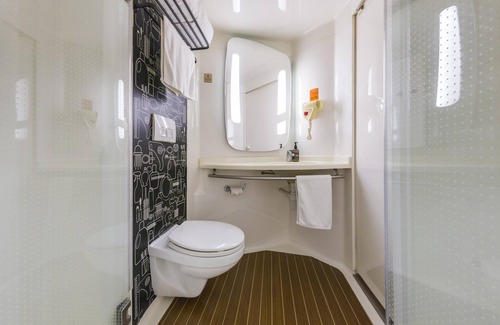 Pudong Hotel | Ibis Hotel Shanghai World Expo Dongming Road Metr