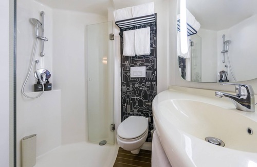 Pudong Hotel | Ibis Hotel Shanghai World Expo Dongming Road Metr