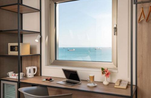 Zeytinburnu Hotel | Pet-Friendly Ibis Istanbul Zeytinburnu with Ocean Views