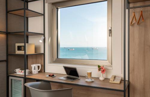 Zeytinburnu Hotel | Pet-Friendly Ibis Istanbul Zeytinburnu with Ocean Views