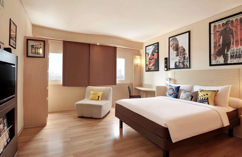 Gambir Hotel | Discover Ibis Jakarta Harmoni: Family-Friendly & Accessible