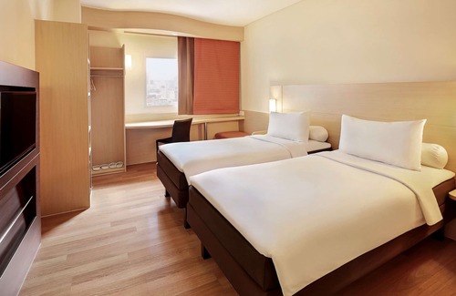 Gambir Hotel | Discover Ibis Jakarta Harmoni: Family-Friendly & Accessible