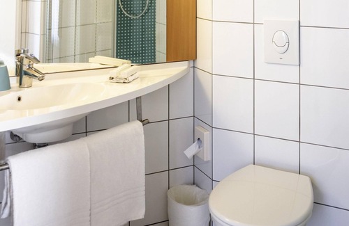 Kaunas Hotel | Inviting ibis Kaunas Centre: Top-Rated with Family Amenities