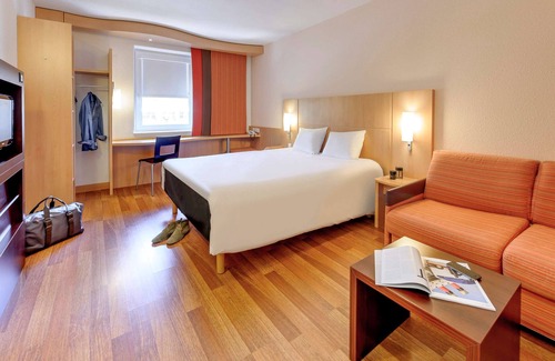 Petershausen-West Hotel | Enjoy Comfort at ibis Konstanz with Spa and Breakfast
