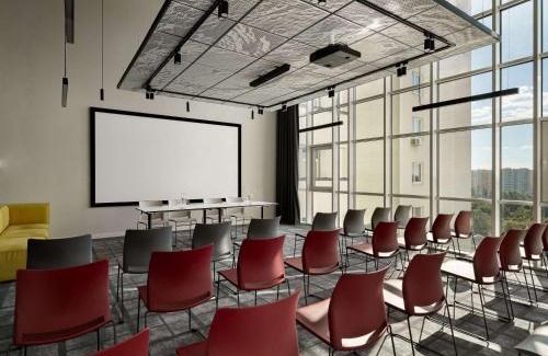 Solomjanskyj Hotel | Discover ibis Kyiv Beresteiska: Rated 9.3 & Pet Friendly
