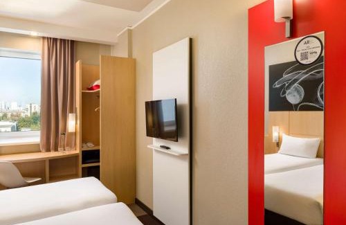 Solomjanskyj Hotel | Discover Ibis Kyiv Railway Station: Guest Rated 9.1/10