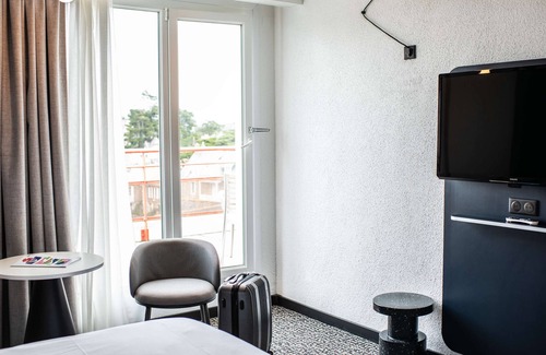 Pornichet Hotel | Stylish ibis La Baule Pornichet Plage with Family Amenities
