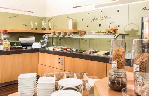 Taucha Hotel | Budget-Friendly ibis Leipzig Nord-Ost: Pet Friendly Stay