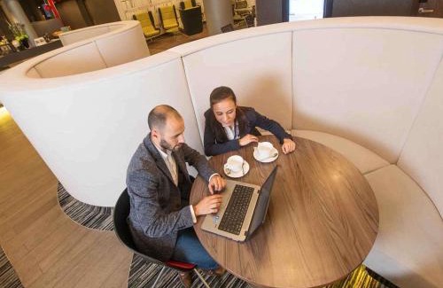 Waterloo Hotel | Comfortable ibis London Blackfriars with Family-Friendly Amenities