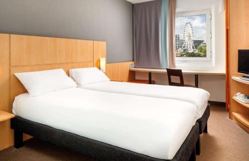 West Thurrock Hotel | Pet-Friendly ibis London Thurrock M25 with Great Amenities