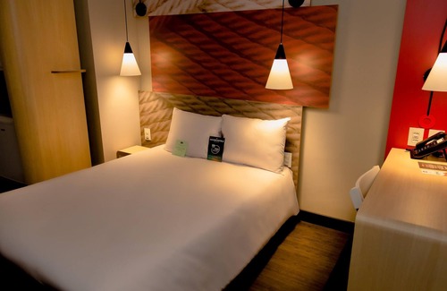 Lorena Hotel | Discover Ibis Lorena - Circuito da Fé with Great Amenities