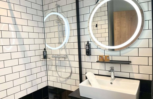 Lunel Hotel | Discover Ibis Lunel Petite Camargue: Guest Rated 9.6/10