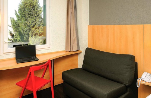 Beynost Hotel | Budget-Friendly Stay at ibis Lyon Est Beynost A42