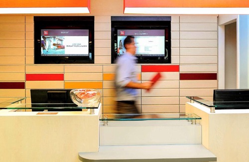Beynost Hotel | Affordable ibis Lyon Est Beynost: Pet Friendly & Accessible