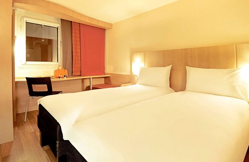 Part Dieu - Bir Hakeim Hotel | Discover ibis Lyon Gare la Part Dieu: Family-Friendly Getaway