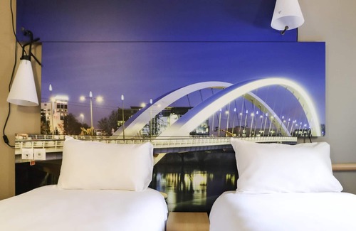 Gerland Hotel | Discover ibis Lyon Gerland: Family-Friendly with Spa Access