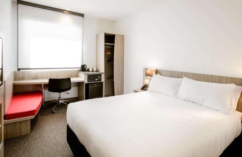 South Mackay Hotel | Discover Ibis Mackay: Family-Friendly Oceanfront Retreat