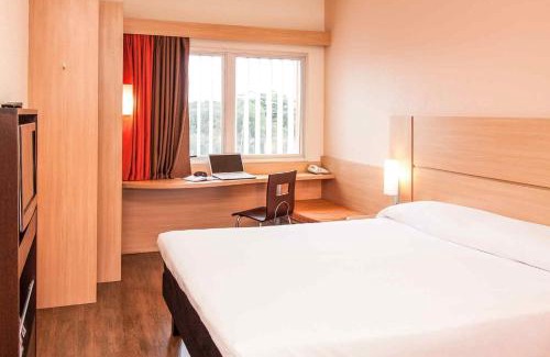 Industrial District Hotel | Budget-Friendly ibis Manaus Distrito Industrial with Breakfast