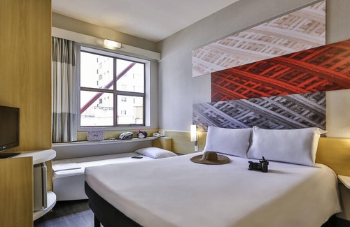 Zona 01 Hotel | Modern ibis Maringa: Family-Friendly with Spa & Dining
