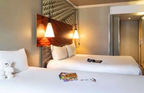 Noisy-le-Grand Hotel | Relax at ibis Marne La Vallée Noisy with Pool and Spa