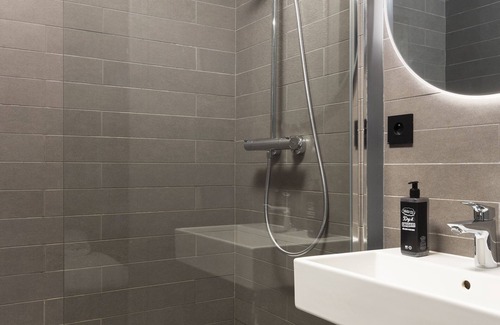 Prefecture Hotel | Discover Ibis Marseille Centre Préfecture: Spa & Breakfast
