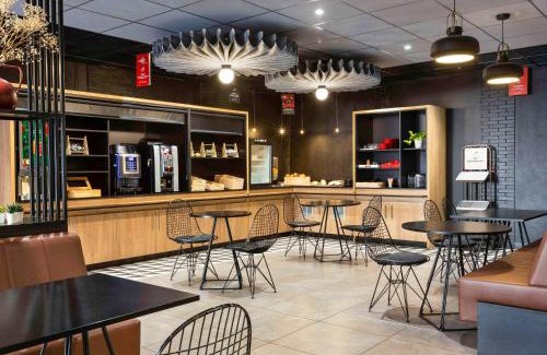 Prefecture Hotel | Pet-Friendly Ibis Marseille Centre Prefecture Awaits You
