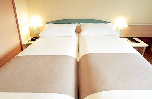 Montbeliard Hotel | Relaxing Stay at ibis Montbeliard with Spa & Dining Options