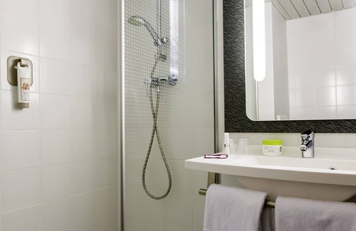 Sausheim Hotel | Ideal ibis Mulhouse Ile Napoléon with Family-Friendly Amenities