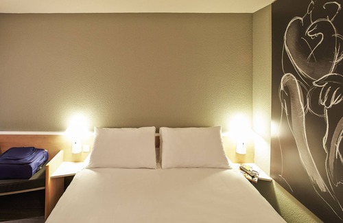 Sausheim Hotel | Ideal ibis Mulhouse Ile Napoléon with Family-Friendly Amenities