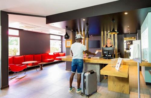 Sausheim Hotel | Comfortable ibis Mulhouse Ile Napoleon with Key Amenities