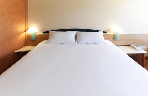 Area Metropolitana de Murcia Hotel | Discover ibis Murcia: Family-Friendly Stay with Spa Amenities