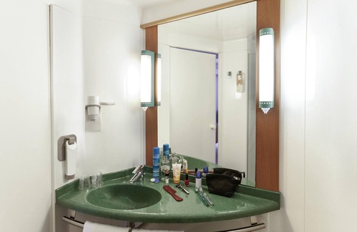 Area Metropolitana de Murcia Hotel | Discover ibis Murcia: Family-Friendly Stay with Spa Amenities