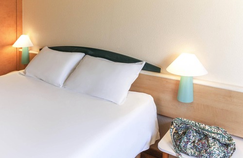 Area Metropolitana de Murcia Hotel | Discover ibis Murcia: Family-Friendly Stay with Spa Amenities