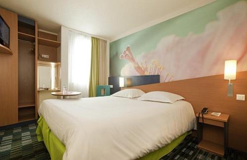 La Chapelle-Saint-Mesmin Hotel | Family-Friendly ibis Styles Orléans - Great for Kids!