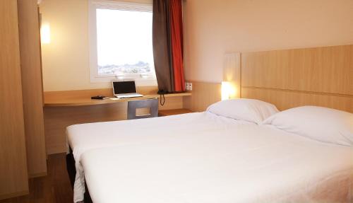 Ourinhos Hotel | Pet-Friendly ibis Ourinhos with Great Amenities Awaits You