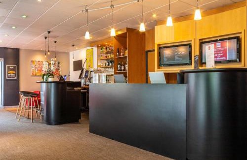 Meudon-la-Foret Hotel | Discover ibis Paris Meudon Velizy: Pet-Friendly Comfort