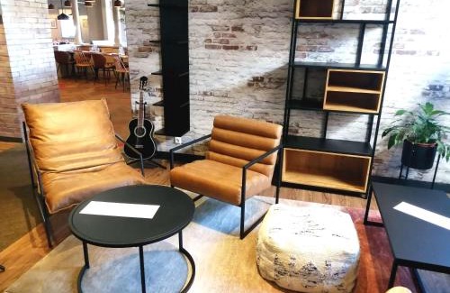 Poitiers Hotel | Comfortable Stay at ibis Poitiers Sud with Family Amenities