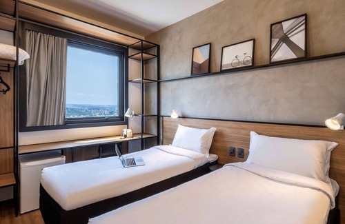 Centro Hotel | Stylish Ibis Ponta Grossa with Spa and Breakfast Included
