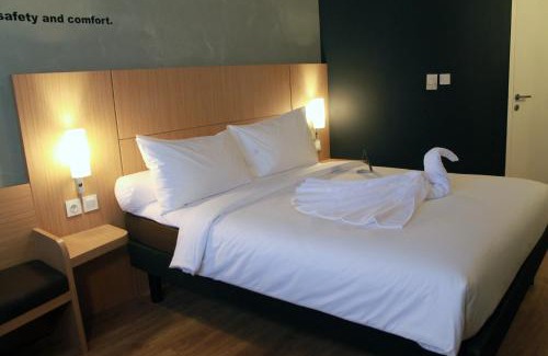 Pontianak Hotel | Budget-Friendly ibis Pontianak City Center with Breakfast