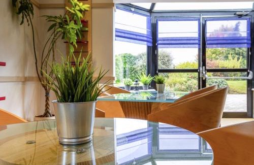 Mellac Hotel | Pet-Friendly ibis Quimperle with Top-Rated Amenities
