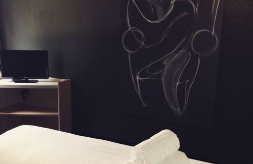Cesson-Sevigne Hotel | Discover ibis Rennes Cesson: Family-Friendly with Spa