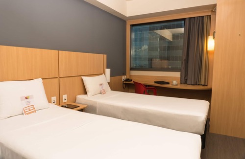 Santo Cristo Hotel | Discover Ibis Rio Porto Atlantico: Family-Friendly Retreat