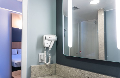 Santo Cristo Hotel | Discover Ibis Rio Porto Atlantico: Family-Friendly Retreat