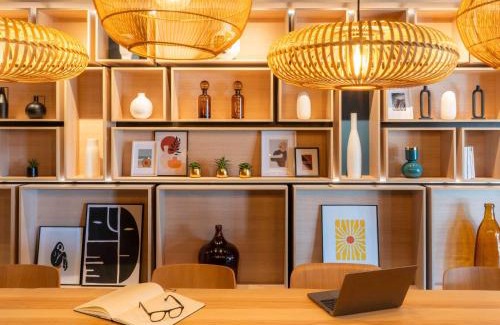 Saint-Paul-Trois-Chateaux Hotel | Pet-Friendly ibis Saint Paul Trois Chateaux with Pool & Ocean Views