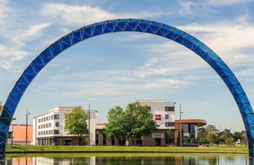 Montigny-le-Bretonneux Hotel | Comfortable Stay at ibis Saint Quentin en Yvelines - Vélodrome