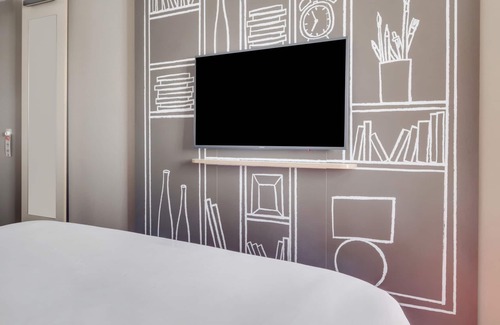Saint-Germain-en-Laye Hotel | Stylish ibis Saint Germain en Laye Centre with Spa & Breakfast