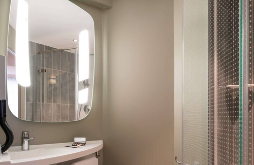 Saint-Germain-en-Laye Hotel | Stylish ibis Saint Germain en Laye Centre with Spa & Breakfast