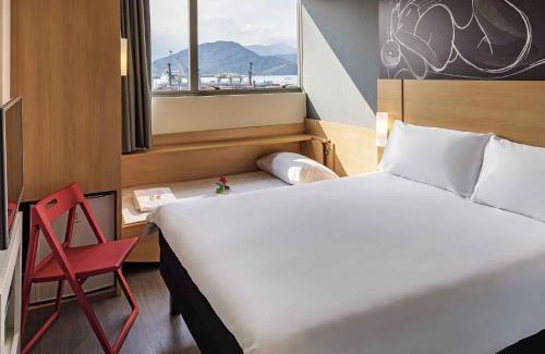 Santos Hotel | Discover ibis Santos Valongo: Pet-Friendly & Accessible Stay