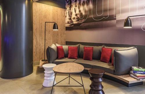 Santos Hotel | Discover ibis Santos Valongo: Pet-Friendly & Accessible Stay